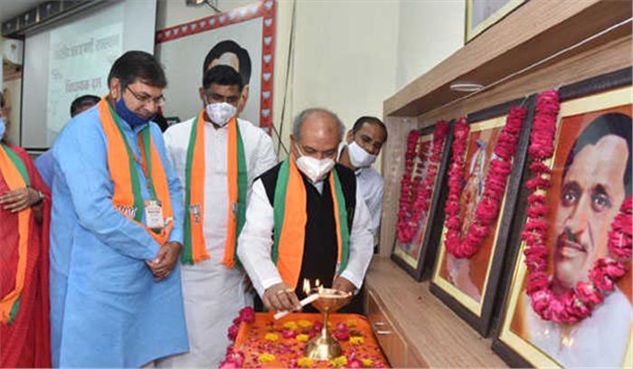 नरेंद्र मोदी के नेतृत्व में पंचायतें और गांव आगे बढ़ रहे : तोमर