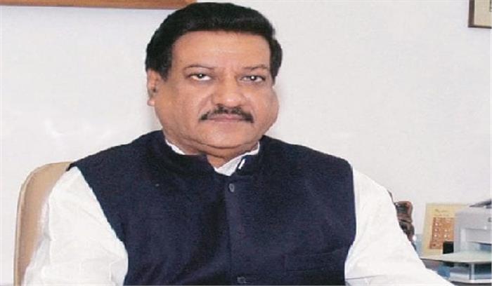 मोदी की जिद से देश की अर्थव्यवस्था में संघर्ष : चव्हाण