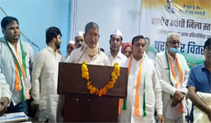 मोदी सरकार ने किया अर्थव्यवस्था तबाह करने का काम : हरीश रावत