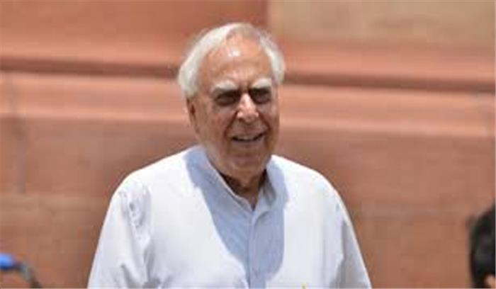 मोदी सरकार ने राफेल सौदे में प्रक्रियाओं का उल्लंघन किया : कपिल सिब्बल