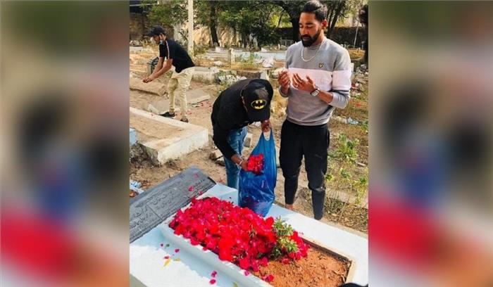 घर पहुंचकर सबसे पहले अपने पिता की कब्र पर गए मोहम्मद सिराज, भावुक पल