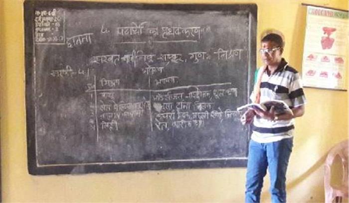 विधायक ने ली बच्चों की क्लास