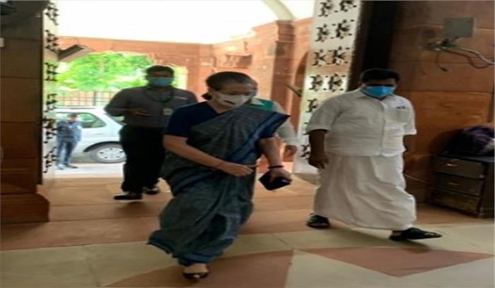 मानसून सत्र समाप्त होने पर लोकसभा अध्यक्ष से मिले प्रधानमंत्री, सोनिया गांधी सहित कई नेता