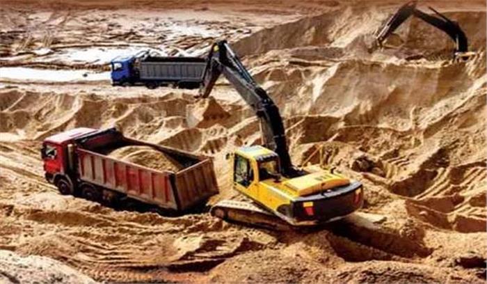 अवैध रेत के मामले में आधा दर्जन लोग गिरफ्तार