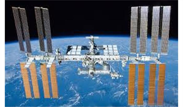 जनवरी में होगी आईएसएस की बैटरियों की मरम्मत