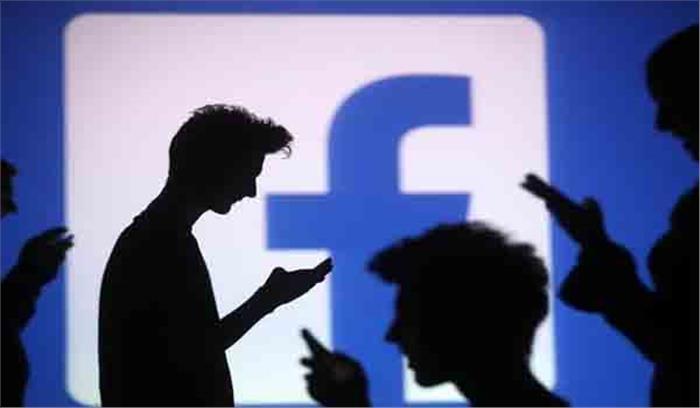 वॉयस काल की प्रतिलिपि के लिए अनुबंधितों को भुगतान कर रहा फेसबुक