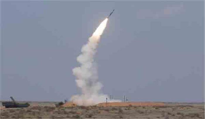 हौती लड़ाकों ने सऊदी सेना के कार्यालय पर किया मिसाइल हमला हौती लड़ाकों ने सऊदी सेना के कार्यालय पर किया मिसाइल हमला