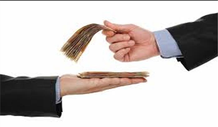 सबसे कम वेतन विनिर्माण क्षेत्र में : रपट