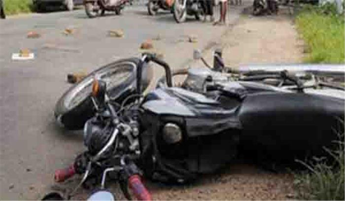 यूपी: टैंकर ने मोटरसाइकिल को रौंदा, दो मौत