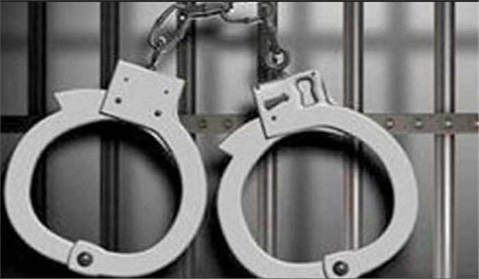 पुलिस मुठभेड़ में मोटरसाइकिल लूटकर भाग रहा बदमाश गिरफ्तार