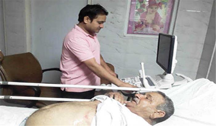 मुलायम सिंह यादव के छोटे भाई अभयराम यादव लिफ्ट से गिरकर घायल