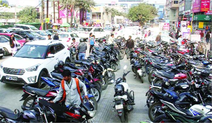 सेक्टर-18 में चालकों को जाम से नहीं मिलेगा निजात