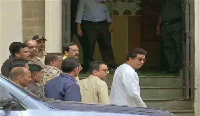 राज ठाकरे ईडी के सामने पेश हुए