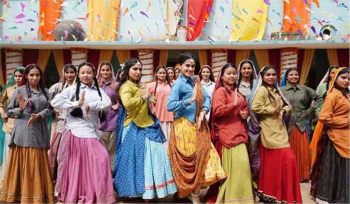 नारीत्व का जश्न मनाता है सांड की आंख का गाना वुमनिया