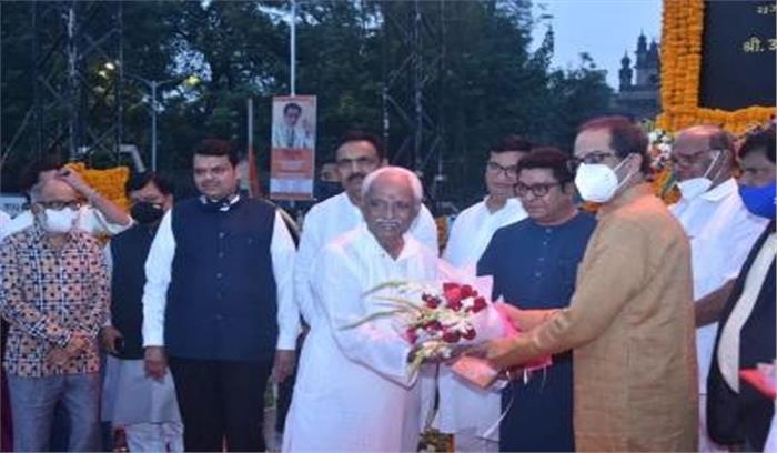 मुंबई में बालासाहेब ठाकरे की पहली प्रतिमा का अनावरण मुंबई में बालासाहेब ठाकरे की पहली प्रतिमा का अनावरण