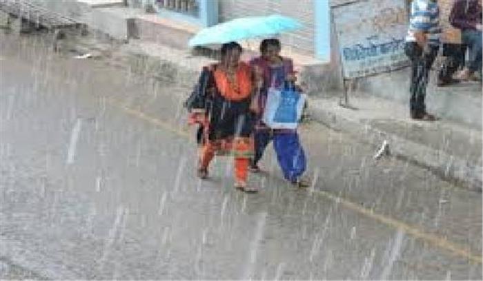 मुंबई :  मूसलाधार बारिश से जनजीवन प्रभावित