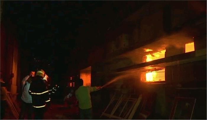 मुंबई के सिनेविस्टा स्टूडियो में लगी भीषण आग, कोई हताहत नहीं