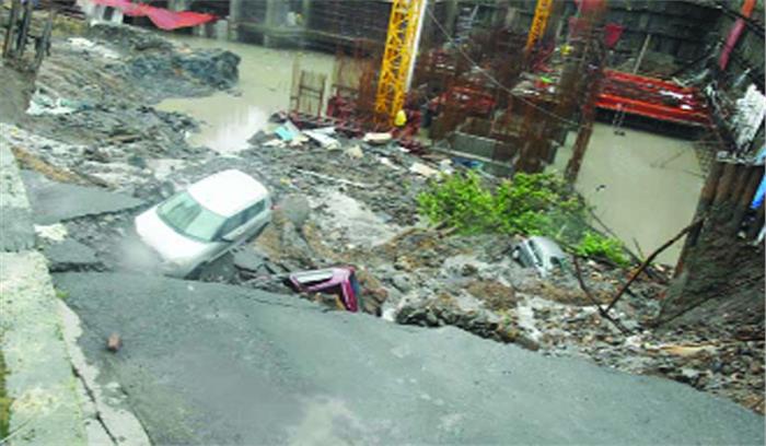 मुंबई में मानसूनी बारिश ने ली 8 की जान