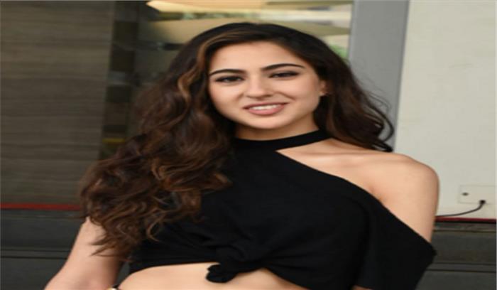 बचपन से ही करीना की दीवानी हैं सारा