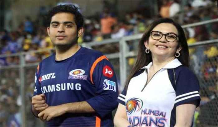 आकाश अंबानी ने अपनी माँ नीता को मदर्स डे पर दिया ये गिफ्ट आकाश अंबानी ने अपनी माँ नीता को मदर्स डे पर दिया ये गिफ्ट