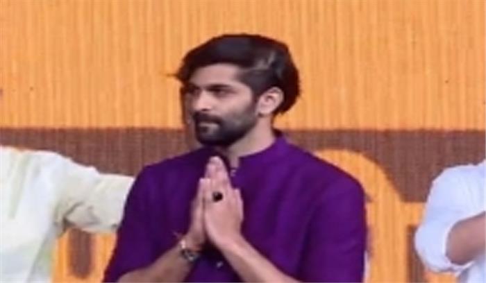 राजनीति में एक और ठाकरे का आगमन