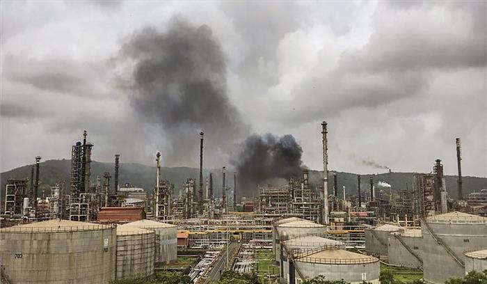 मुंबई में बीपीसीएल की रिफाइनरी में विस्फोट, कई घायल 