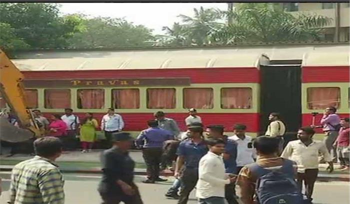 मुंबई अग्निकांड घटना के बाद अवैध इमारतों पर चला बुलडोजर