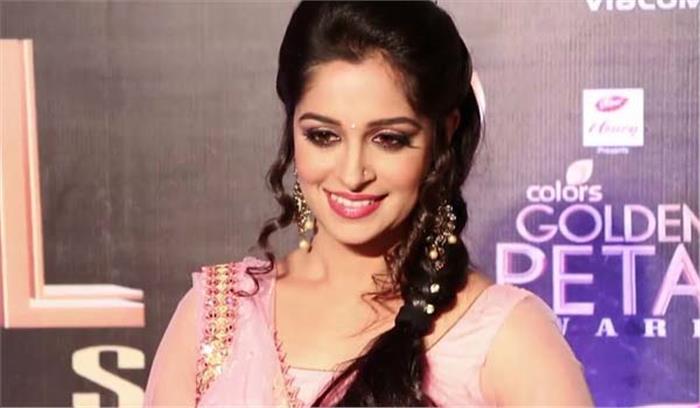 शादी के लिए सपनों को न छोड़ें : दीपिका कक्कड़