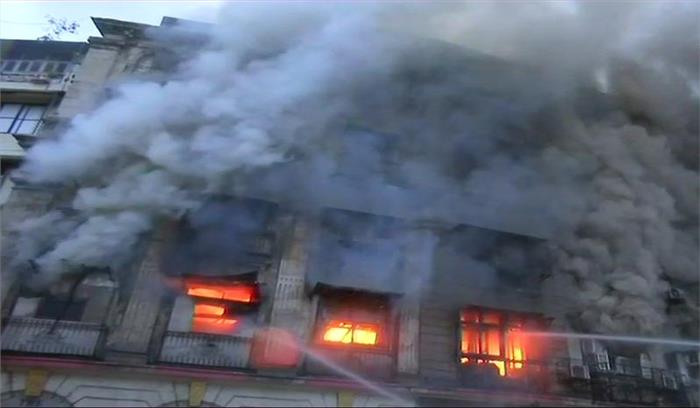 एक हफ्ते में मुंबई में आग लगने की दूसरी घटना, 2 दमकल कर्मचारी जख्मी एक हफ्ते में मुंबई में आग लगने की दूसरी घटना, 2 दमकल कर्मचारी जख्मी