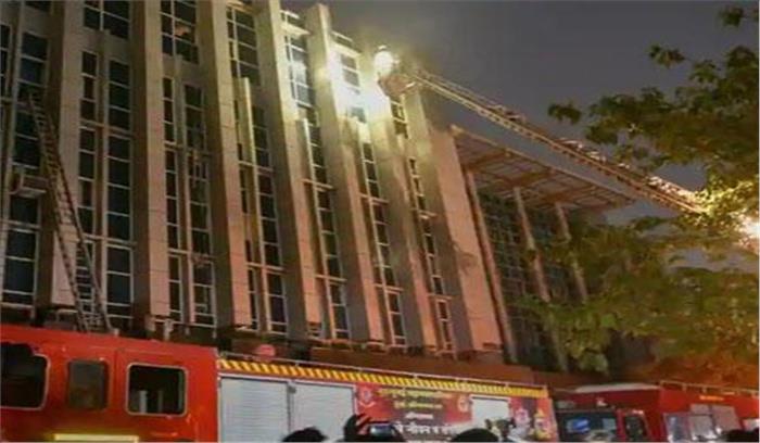 मुंबई: दूरदर्शन की इमारत में आग लगी मुंबई: दूरदर्शन की इमारत में आग लगी