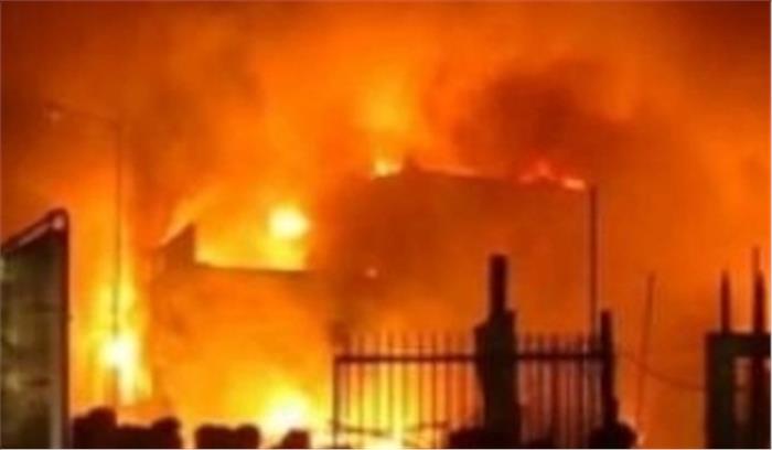 मुंबई: अंधेरी पूर्व इलाके में दुकान में लगी भीषण आग, 10 की मौत