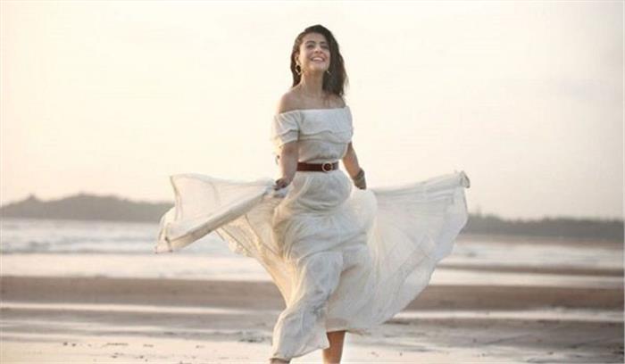 नेटफ्लिक्स फिल्म त्रिभंग में नजर आएंगी काजोल और तन्वी आजमी नेटफ्लिक्स फिल्म त्रिभंग में नजर आएंगी काजोल और तन्वी आजमी