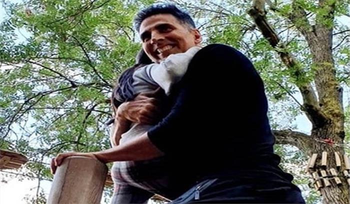 पापा की बाहों में सबसे ज्यादा खुश होती हैं अक्षय कुमार की बिटिया