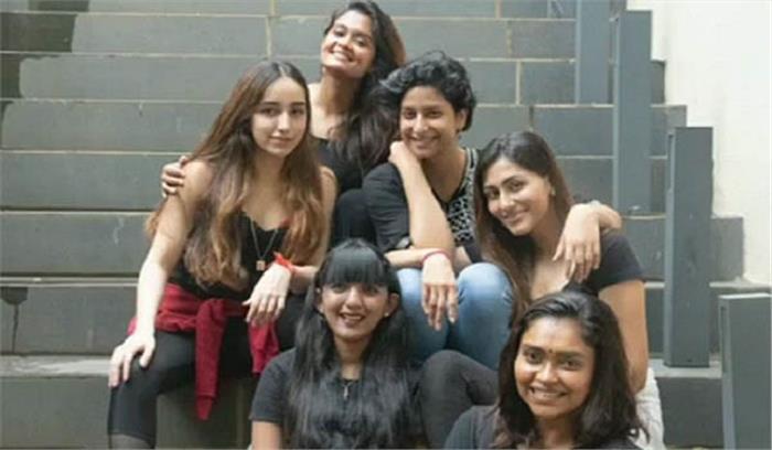 आमिर के बेटे जुनैद खान भी बहन इरा के प्ले में शामिल