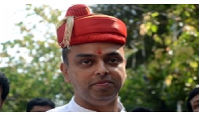 केजरीवाल की सराहना को लेकर मिलिंद देवड़ा की आलोचना