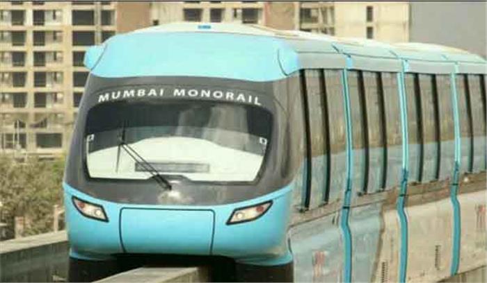 मुंबई: मोनोरेल की बोगी में लगी आग, कोई हताहत नहीं मुंबई: मोनोरेल की बोगी में लगी आग, कोई हताहत नहीं