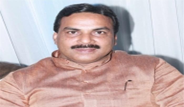 मुंबई से प्रवासियों को लेकर और 50 ट्रेन चलेंगी : पूर्व मंत्री