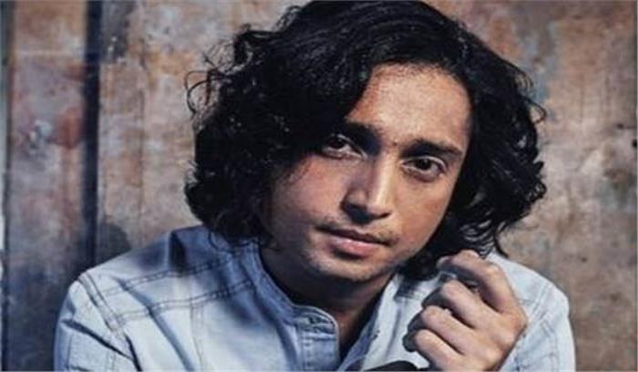 निखिल डिसूजा ने अपना पहला सोलो गैर-फिल्मी हिंदी गीत जारी किया निखिल डिसूजा ने अपना पहला सोलो गैर-फिल्मी हिंदी गीत जारी किया