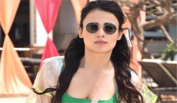 मैं किसी से खुद की बराबरी नहीं करती : राधिका मदन