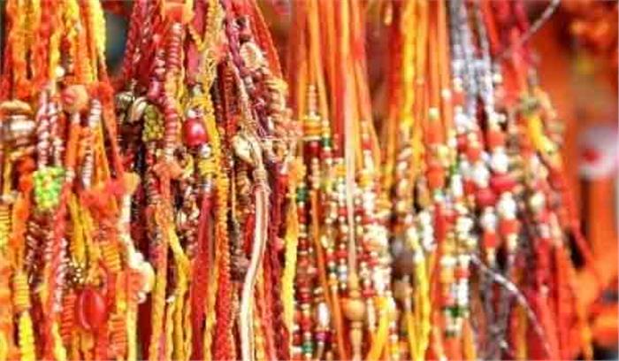 बॉलीवुड सेलेब्रिटी ने मनाया रक्षा बंधन