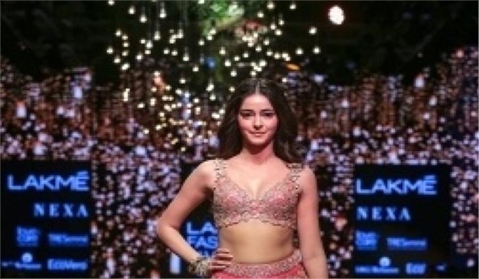 एलएफडब्ल्यू 2019 : अनन्या पांडे ने किया रैंप वॉक