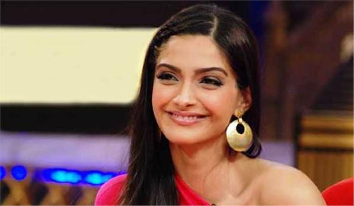 ऑनलाइन ट्रोलिंग को डील करना सीखना होगा : सोनम कपूर