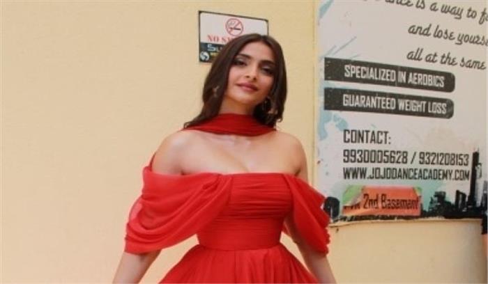 मेरे ख्याल से मैं कॉमेडी में अच्छा प्रदर्शन करती हूं : सोनम कपूर