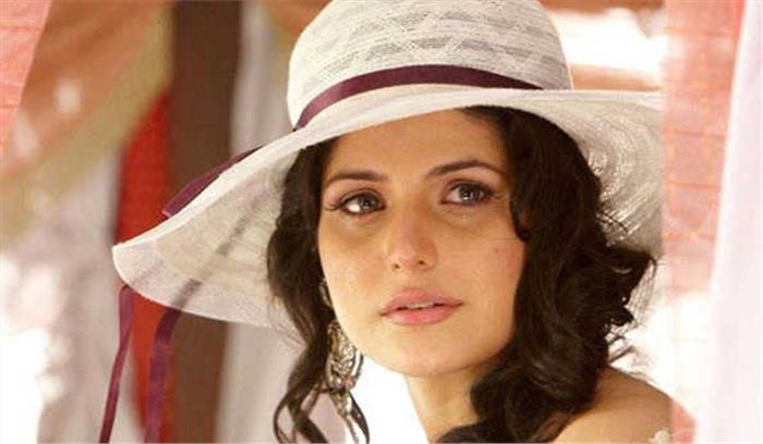 टीवी शो को होस्ट करेंगी जरीन खान