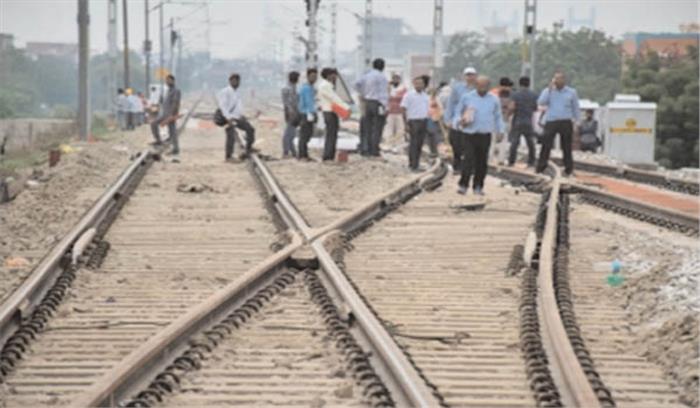 बिहार : ब्रह्मपुत्र मेल के जेनरेटर कोच में लगी आग, कोई हताहत नहीं