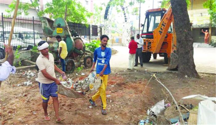 जोन 7 ने सप्रे स्कूल मैदान की सफाई की