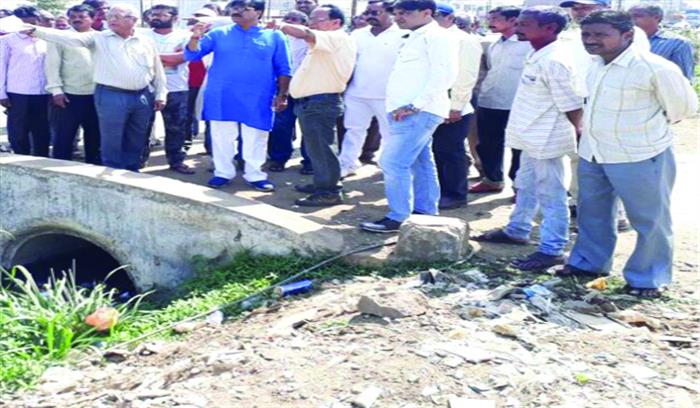 महापौर ने लिया निर्माण कार्यों का जायजा महापौर ने लिया निर्माण कार्यों का जायजा