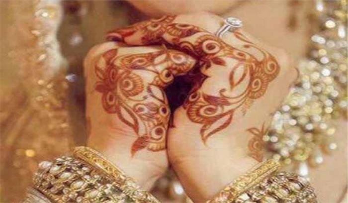 दुल्हन के लिबास में ड्यूटी निभाने पहुंची नवविवाहिता,  छुट्टी की अर्जी मंजूर