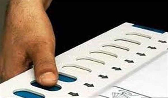 यूपी निकाय चुनाव में 12 बजे तक 25 फीसदी मतदान हुआ यूपी निकाय चुनाव में 12 बजे तक 25 फीसदी मतदान हुआ