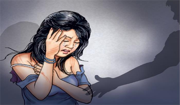 नाबालिग से बलात्कार 